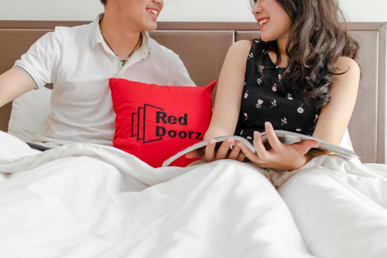 Reddoorz Near Hoa Lu Stadium Ho Si Minh-város Kültér fotó